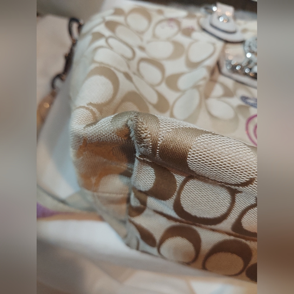 Coach Poppy Petal Signature Highlight Shoulder Bag GUC - Picture 12 of 13